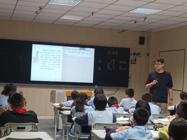 领雁研修_副本.jpg